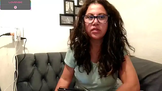 MirandaLatinaLovely online show from November 2025 03:38:02 PM