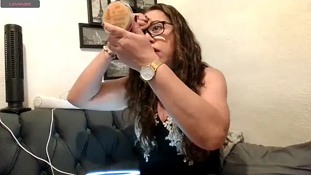 Snapshot of MirandaLatinaLovely chatting on April 2026 05:41:01 PM MirandaLatinaLovely online show from April 2026 05:41:01 PM