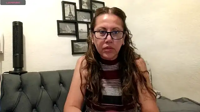 Snapshot of MirandaLatinaLovely chatting on May 2026 06:02:02 PM MirandaLatinaLovely online show from May 2026 06:02:02 PM