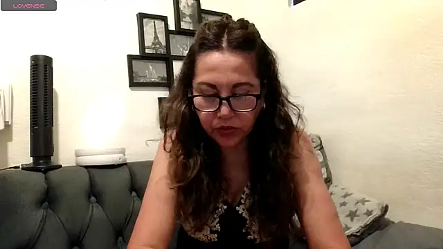 Snapshot of MirandaLatinaLovely chatting on May 2026 05:18:02 PM MirandaLatinaLovely online show from May 2026 05:18:02 PM