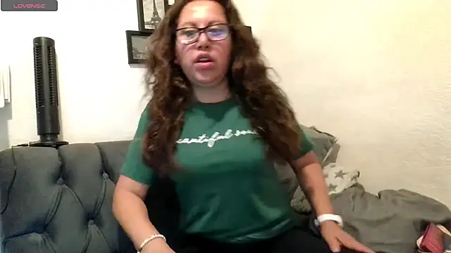 Snapshot of MirandaLatinaLovely chatting on May 2026 04:58:01 PM MirandaLatinaLovely online show from May 2026 04:58:01 PM