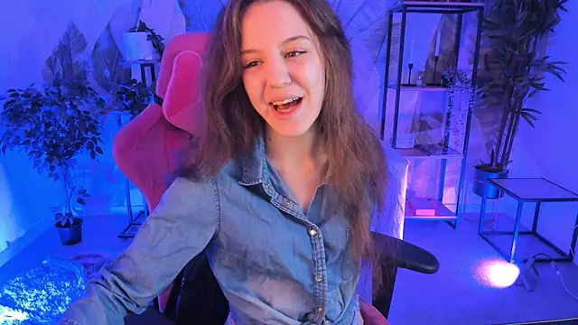 MilaStoyne online show from December 2025 06:40:02 AM