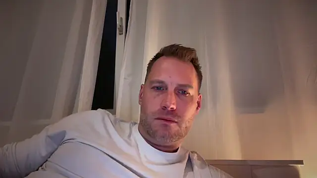 Snapshot of Christian87xxx chatting on September 2025 05:39:02 PM Christian87xxx online show from September 2025 05:39:02 PM