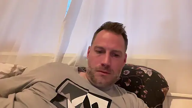 Snapshot of Christian87xxx chatting on November 2025 03:45:02 PM Christian87xxx online show from November 2025 03:45:02 PM