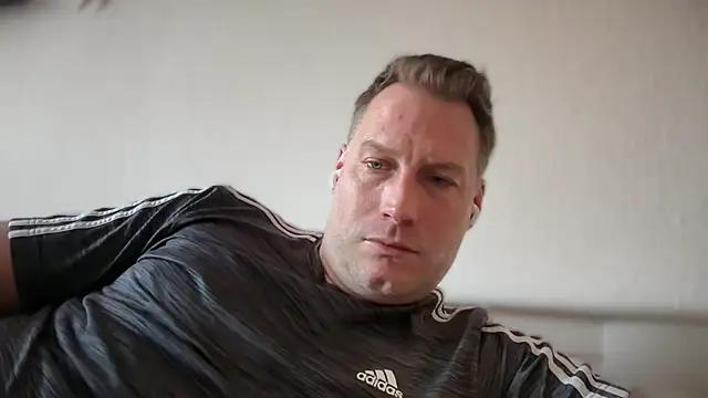 Christian87xxx online show from March 2026 04:21:01 PM