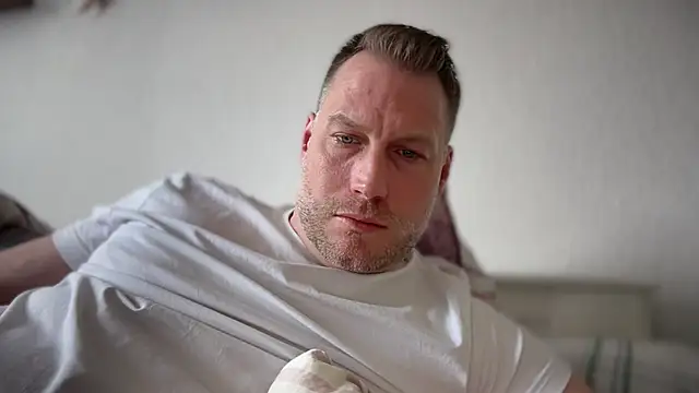 Christian87xxx online show from April 2026 02:58:01 PM