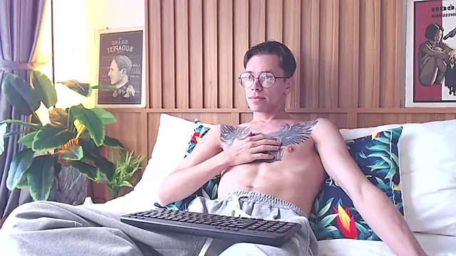 Snapshot of William_Henry_ chatting on January 2026 05:56:01 AM William Henry online show from January 2026 05:56:01 AM