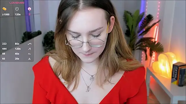 Snapshot of MaryWaddell chatting on March 2025 12:53:01 AM MaryWaddell online show from March 2025 12:53:01 AM