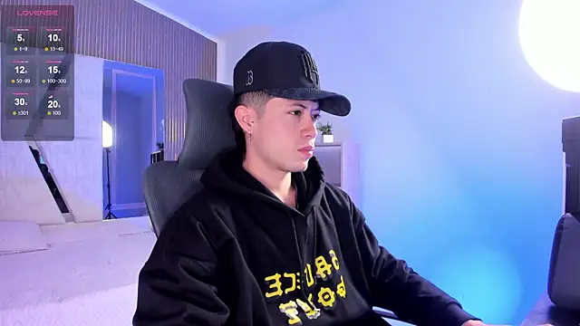 marcuscollins1  online show from December 2025 12:32:01 PM