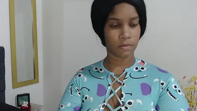 Snapshot of CanelaFierce chatting on September 2025 10:15:01 PM CanelaFierce online show from September 2025 10:15:01 PM