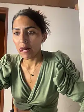 Sofiadelacruz online show from September 2025 05:46:02 PM