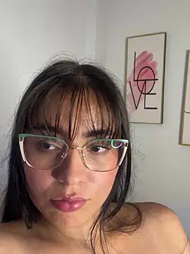 Snapshot of megan_cl chatting on February 2025 05:04:02 PM megan cl online show from February 2025 05:04:02 PM