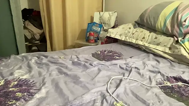 Snapshot of shineofcrazy chatting on September 2025 11:26:01 PM shineofcrazy online show from September 2025 11:26:01 PM