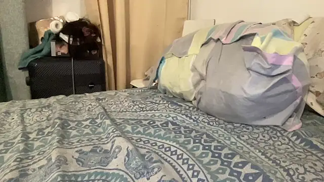 Snapshot of shineofcrazy chatting on October 2025 04:42:01 PM shineofcrazy online show from October 2025 04:42:01 PM