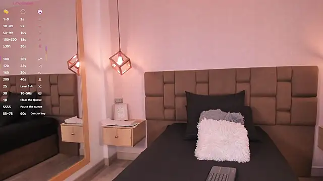 Snapshot of Nikki_vega chatting on October 2025 04:21:02 AM Nikki vega online show from October 2025 04:21:02 AM