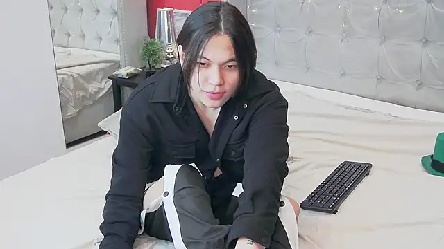 Snapshot of just_gay_ chatting on February 2025 04:18:02 PM just gay online show from February 2025 04:18:02 PM