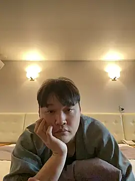 offwhite777 online show from February 2025 08:22:02 AM