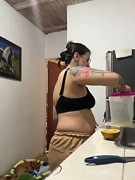 Emma Giraldo online show from October 2025 12:13:01 AM