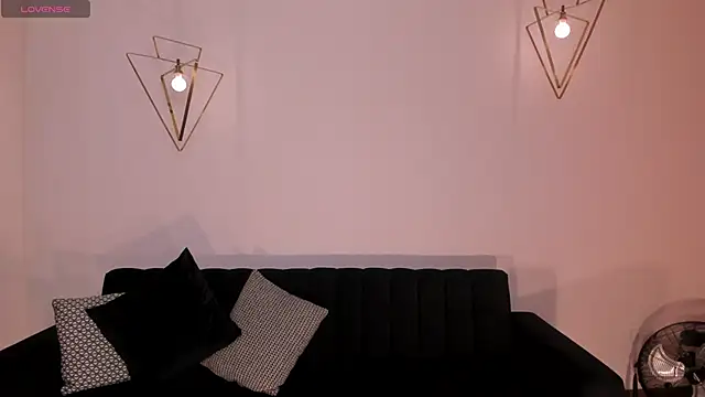 Snapshot of BeccaBaxter chatting on October 2025 12:33:01 PM BeccaBaxter online show from October 2025 12:33:01 PM