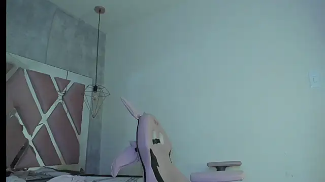 Raichell  online show from March 2025 10:28:02 AM