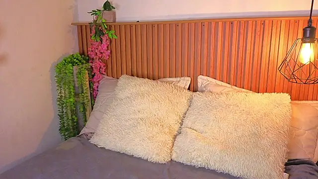 vicky bass online show from September 2025 07:48:02 PM