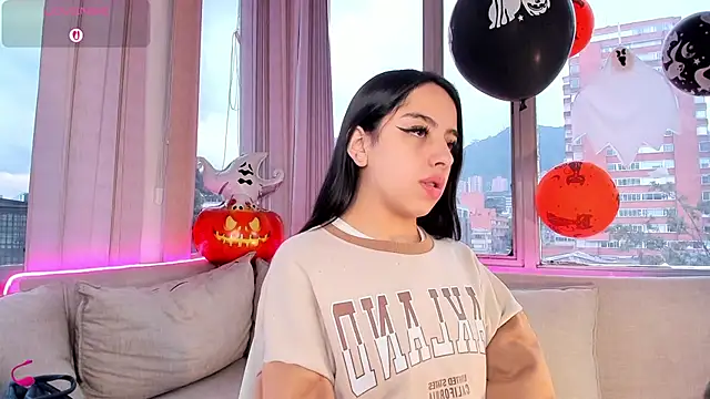 Daphne chers online show from October 2025 02:29:01 PM