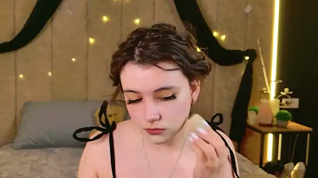 Pauline Heaven online show from March 2026 05:34:01 AM