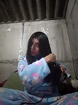 Snapshot of Ariell_Kieran chatting on February 2025 02:01:01 AM Ariell Kieran online show from February 2025 02:01:01 AM