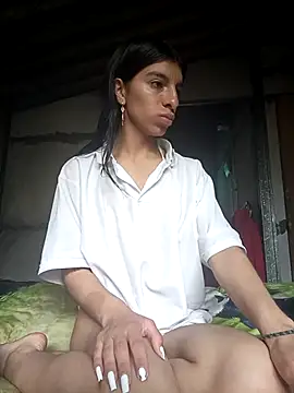 Snapshot of Ariell_Kieran chatting on February 2025 07:02:01 PM Ariell Kieran online show from February 2025 07:02:01 PM