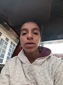 Snapshot of Ariell_Kieran chatting on February 2025 05:04:01 PM Ariell Kieran online show from February 2025 05:04:01 PM