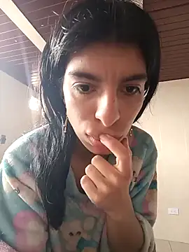 Snapshot of Ariell_Kieran chatting on March 2025 05:28:01 PM Ariell Kieran online show from March 2025 05:28:01 PM