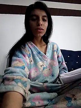 Snapshot of Ariell_Kieran chatting on March 2025 01:59:01 AM Ariell Kieran online show from March 2025 01:59:01 AM