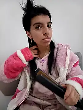 Snapshot of Ariell_Kieran chatting on March 2025 10:26:01 PM Ariell Kieran online show from March 2025 10:26:01 PM