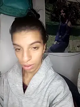 Snapshot of Ariell_Kieran chatting on October 2025 04:04:01 AM Ariell Kieran online show from October 2025 04:04:01 AM