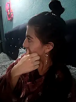 Snapshot of Ariell_Kieran chatting on November 2025 02:34:02 AM Ariell Kieran online show from November 2025 02:34:02 AM