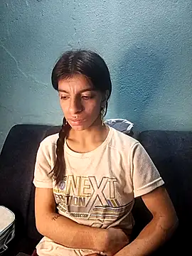 Snapshot of Ariell_Kieran chatting on November 2025 02:45:02 AM Ariell Kieran online show from November 2025 02:45:02 AM