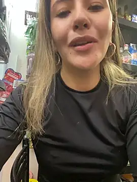 Andrea18 blonde online show from April 2026 03:02:01 PM