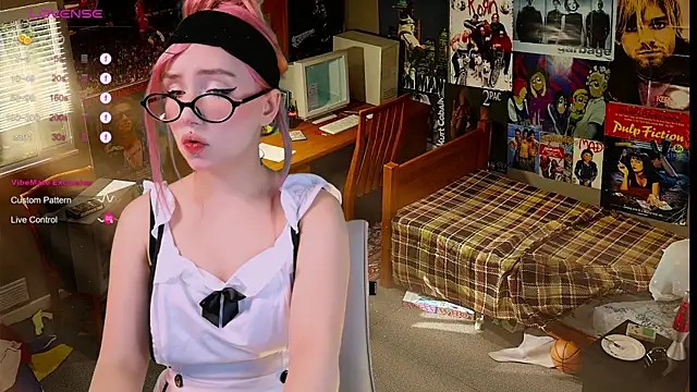 Snapshot of Bibi_Iva chatting on September 2025 02:03:02 AM Bibi Iva online show from September 2025 02:03:02 AM