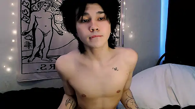 Snapshot of rennnuts chatting on March 2025 08:58:02 AM rennnuts online show from March 2025 08:58:02 AM