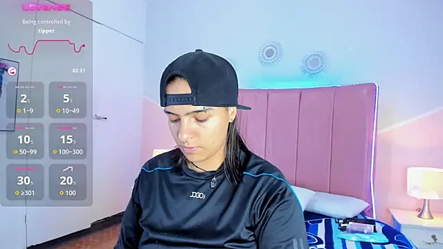 Liiam smith  online show from November 2025 12:44:02 PM