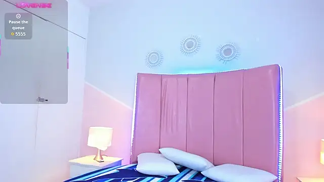 Liiam smith  online show from December 2025 12:58:01 PM