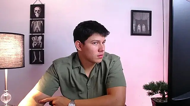 JamesCr  online show from October 2025 02:22:02 AM