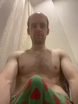 LynnAhNight online show from October 2025 03:27:01 AM