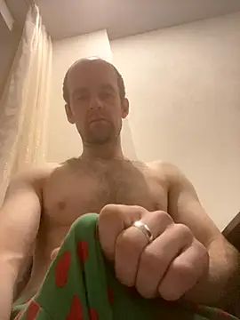 LynnAhNight online show from October 2025 03:09:02 AM