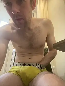 LynnAhNight online show from April 2026 03:18:02 AM