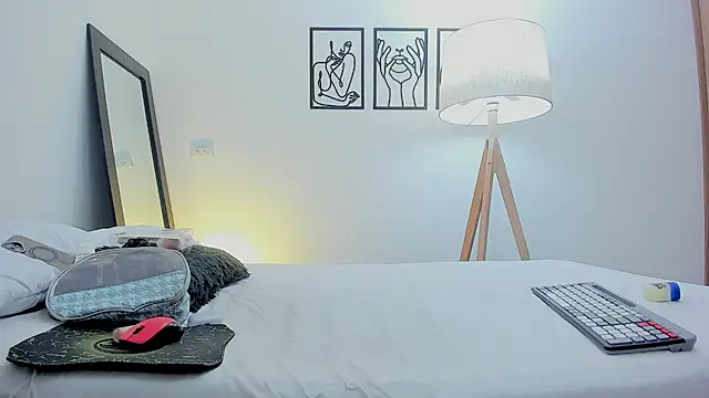 andrea cherryy online show from February 2026 11:48:01 AM