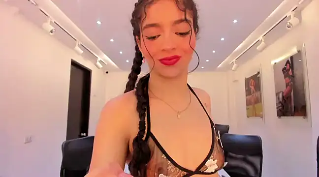 Snapshot of LilibetAndStrong chatting on March 2025 05:17:02 AM LilibetAndStrong online show from March 2025 05:17:02 AM