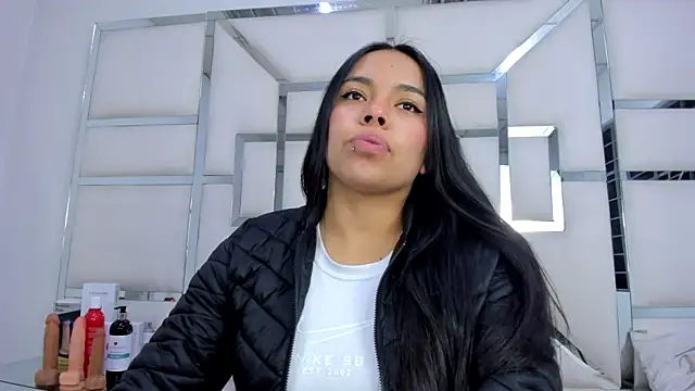 ZoeWan69 online show from December 2025 11:30:02 AM