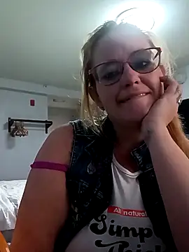 CutiepieMandii143 online show from March 2025 06:40:02 PM