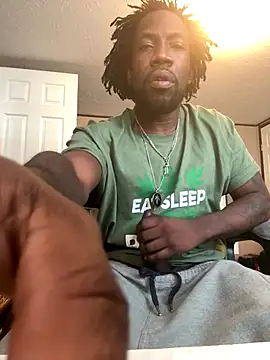 Snapshot of BigDMann40 chatting on September 2025 07:57:01 PM BigDMann40 online show from September 2025 07:57:01 PM